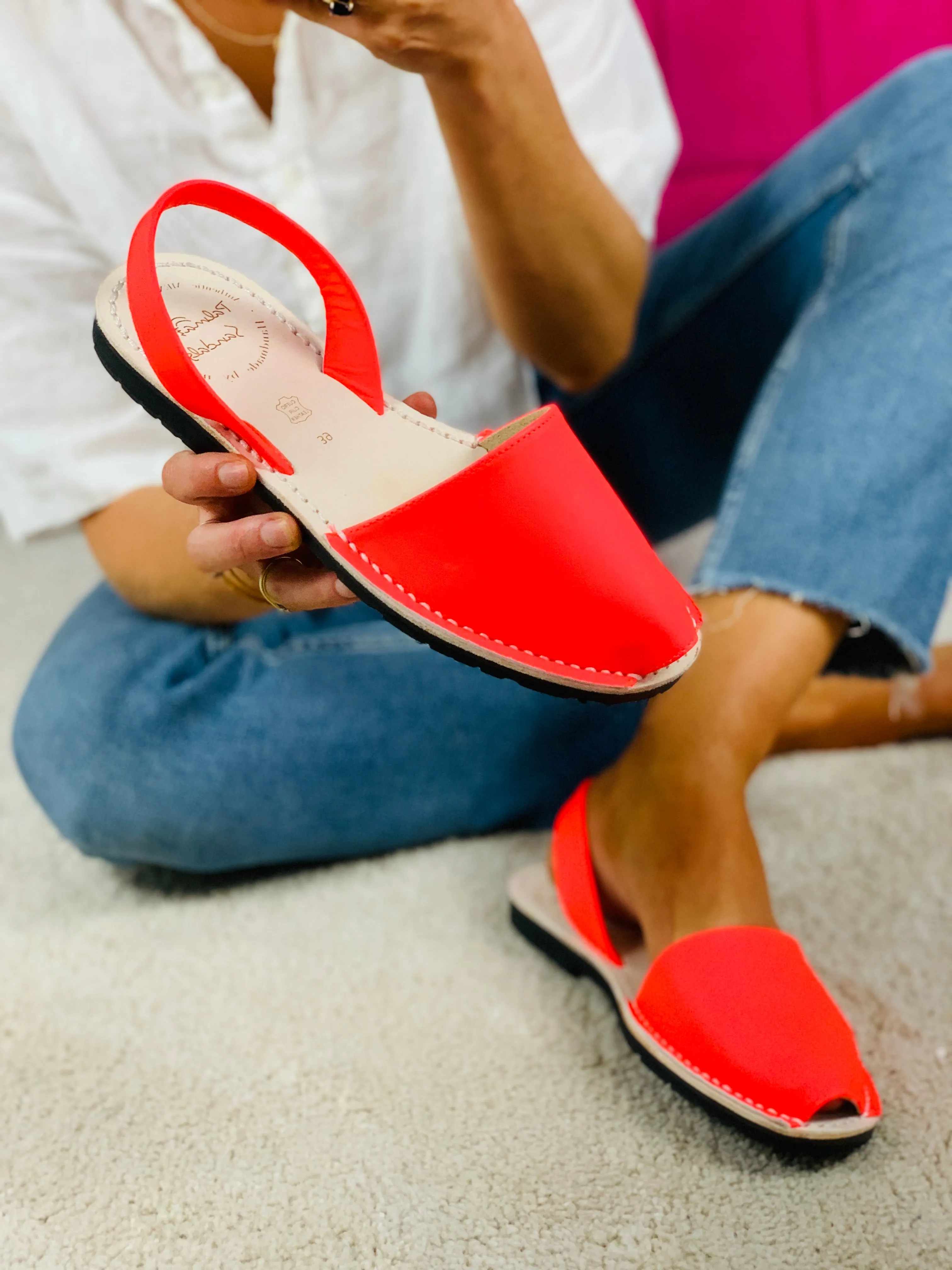 Neon Coral Avarcas