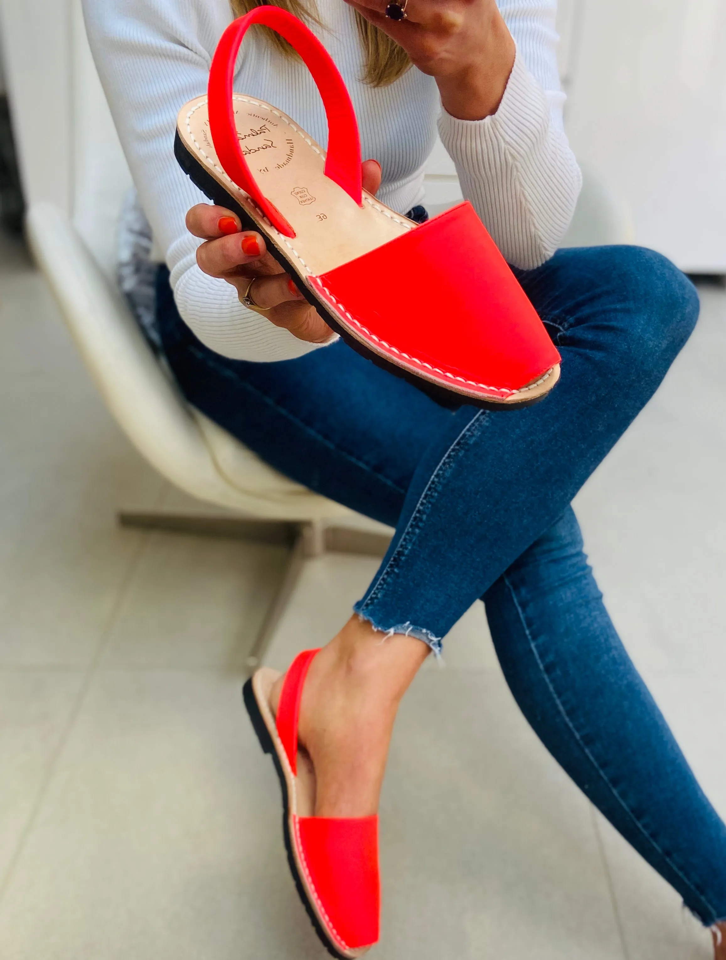 Neon Coral Avarcas