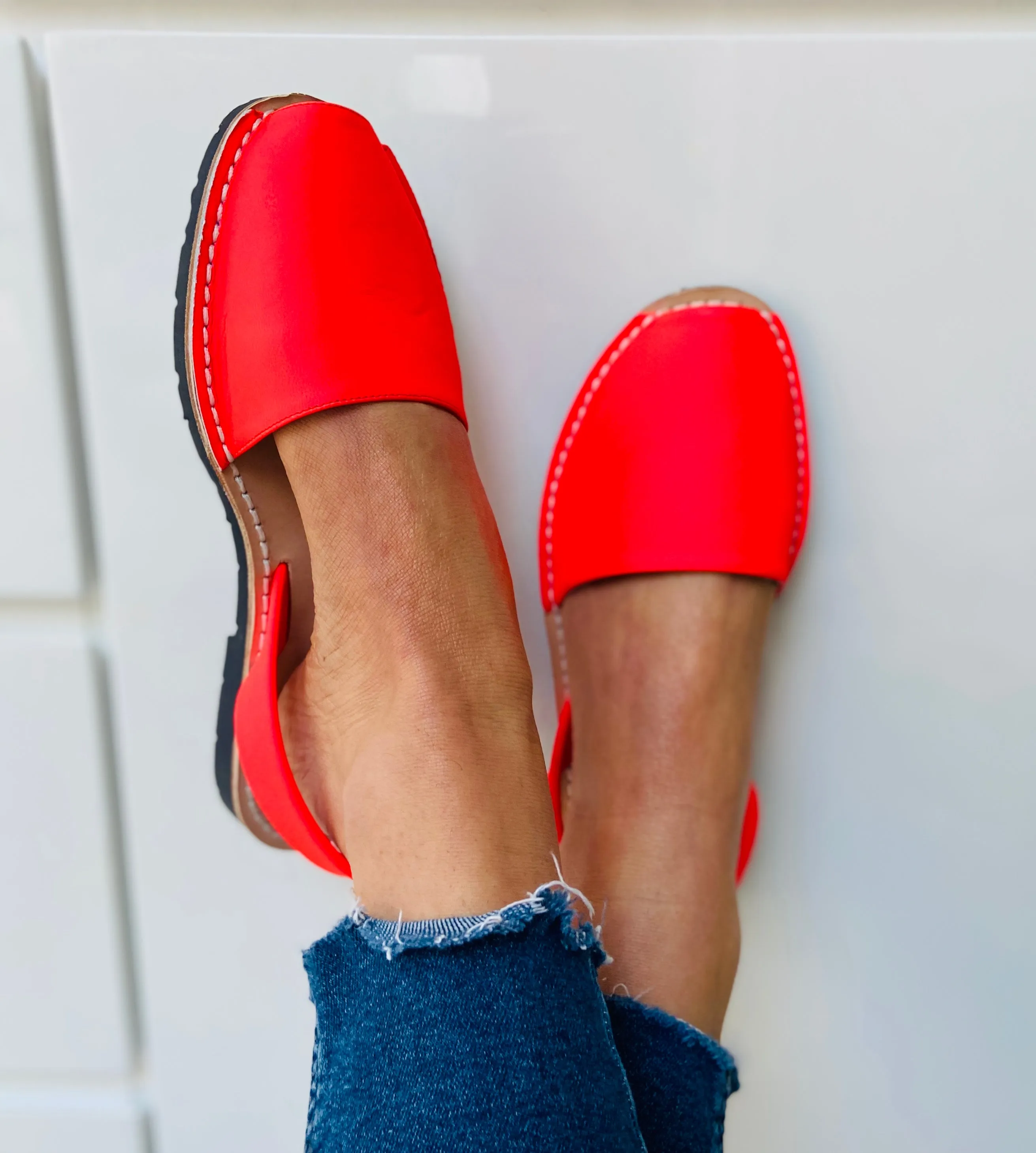 Neon Coral Avarcas